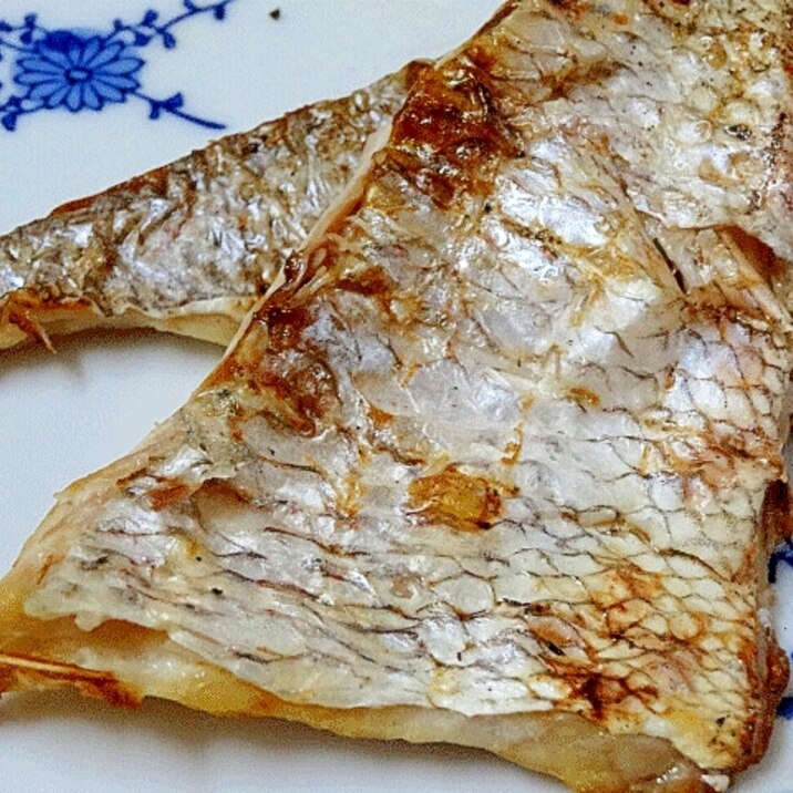 強火でサッと♪ 「真鯛の塩レモン焼き」